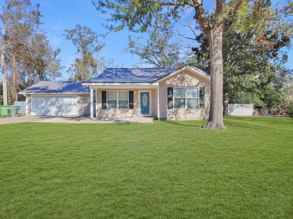 712 S 6th St, Jesup, GA 31545