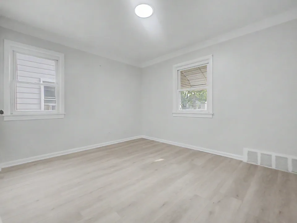 7645 Evergreen Ave