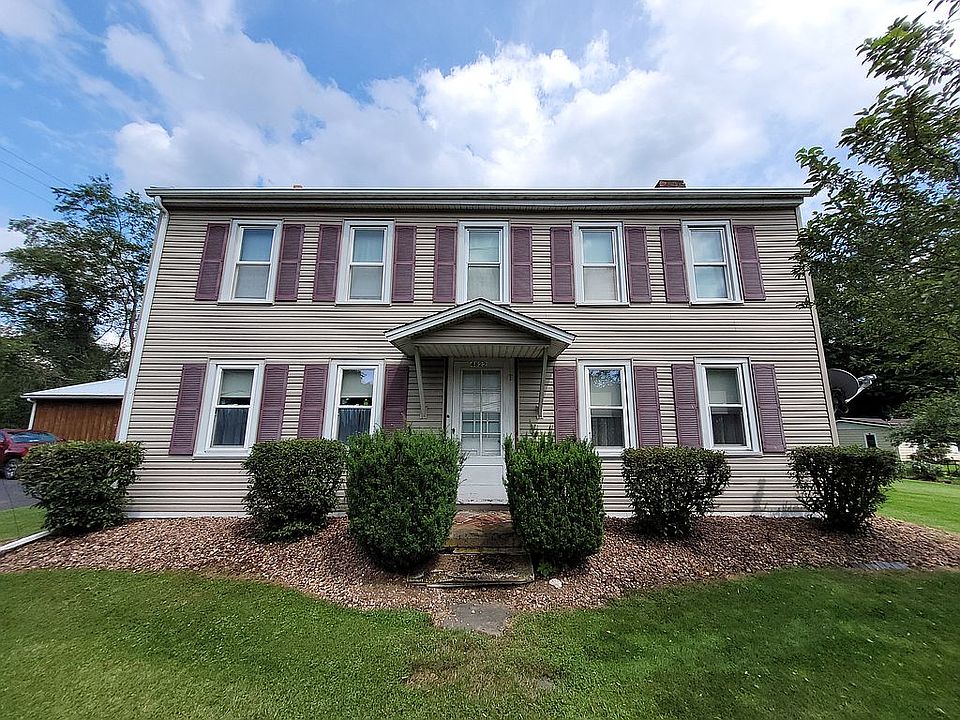 FRONT OF HOUSE