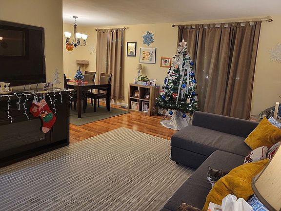4th image of 3255 Randall Ave APT 1A