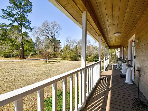 4th image of 4935 Meadow St.