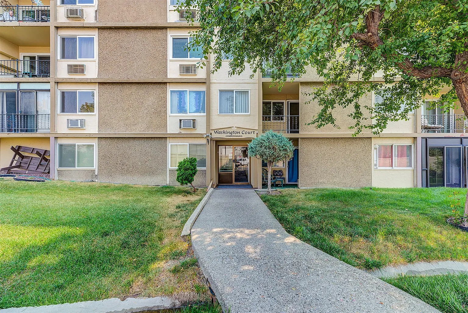 2 bed, 770 sqft, $1,600 — Photo 2