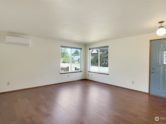 3rd image of 5017 205th Street Ct E