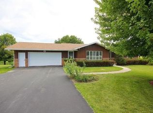 906 County Rd S, Mount Horeb, WI 53572