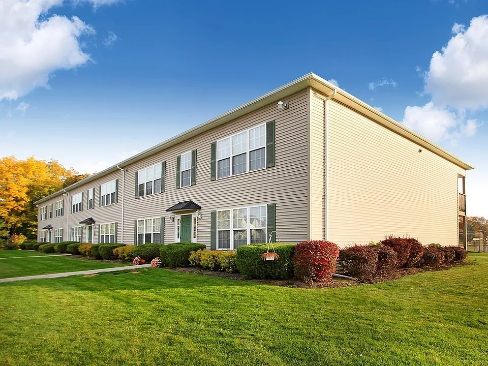 Clover Crossings Apartments