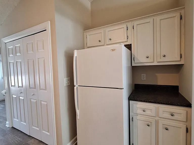 1205 Price Dr #B — Photo 5