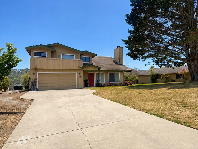 13810 Hutchings Ct — Photo 1