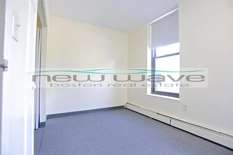 2 bed, 999 sqft, $4,100 — Photo 3