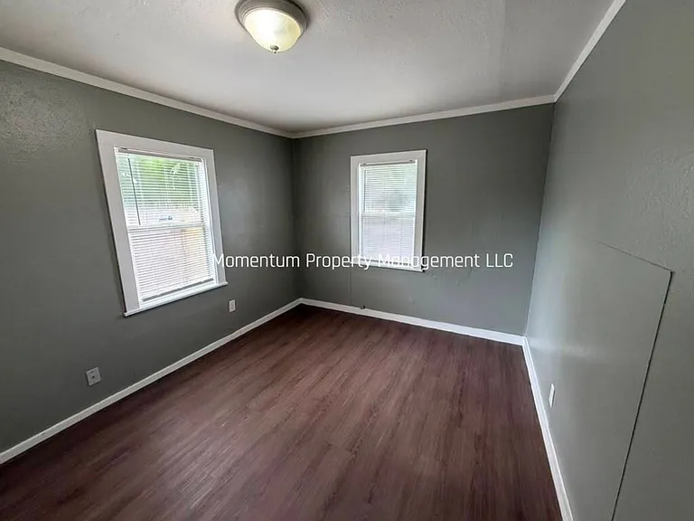 2112 E Bird St — Photo 5