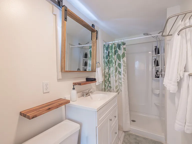 313 W Maple St #3 — Photo 14