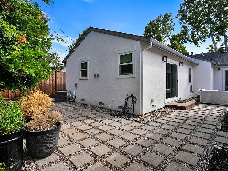 1835 Ellen Ave — Photo 34
