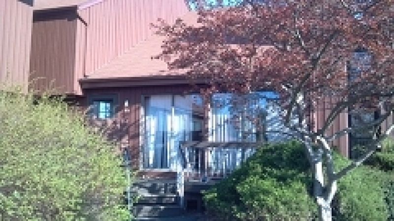 1st image of 27 Bloomingdale Dr Apt 2a