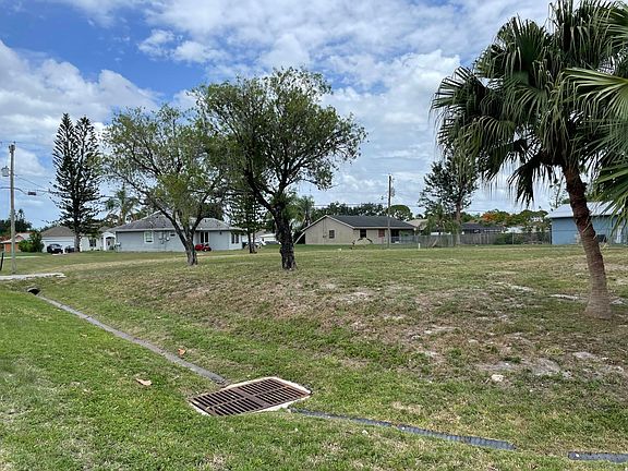 2nd image of 752 NW Biscayne Drive