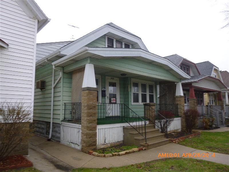 2nd image of 2829 S Burrell St