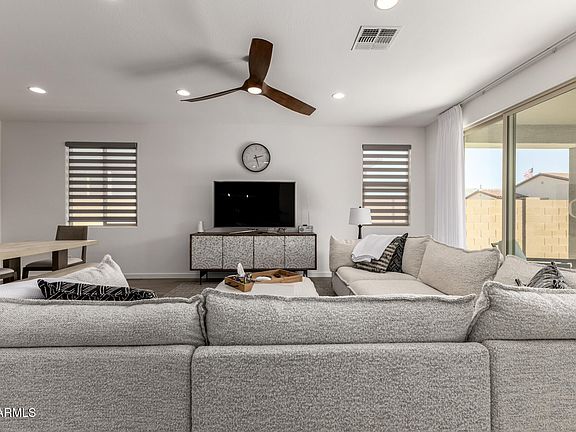 4th image of 40535 W WADE Drive