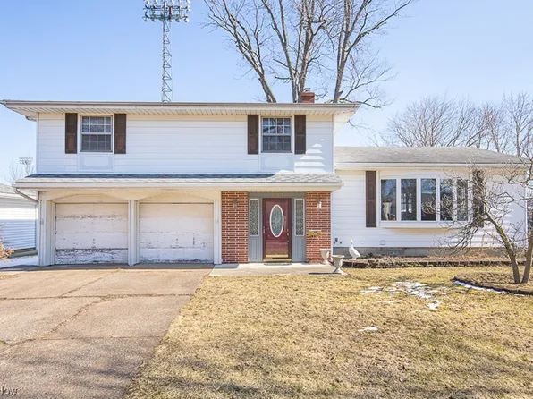 331 Shady Dr, Amherst, OH 44001