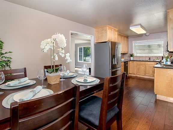 4th image of 1294 Rosalia Ave