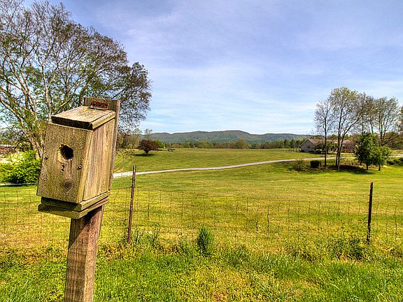 2nd image of 3238 Tuckaleechee Pike