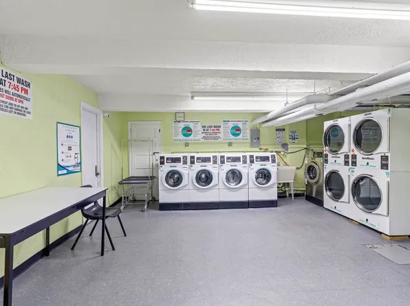 300 Ocean Parkway image 14 of 16