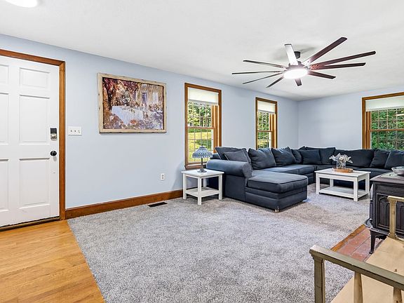 2nd image of 15 Oxbow Lane
