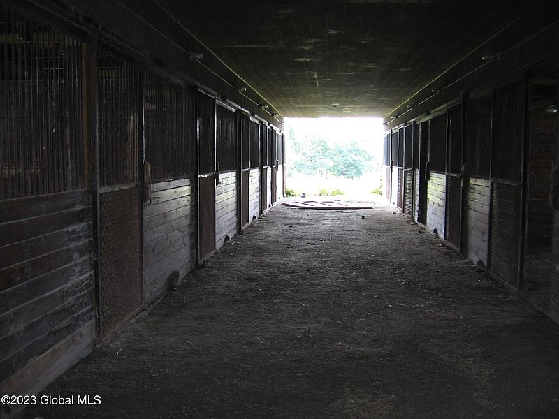 4th image of 1009 Eaton Corners Road