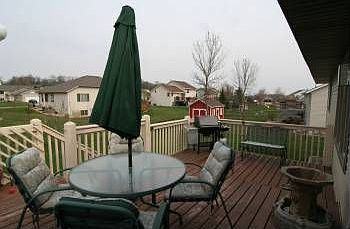 2nd image of 504 Cottonwood Ln NE