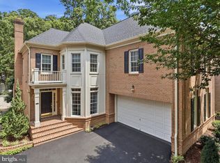 10090 Cover Pl, Fairfax, VA 22030