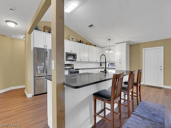 5th image of 1319 Oak Ave