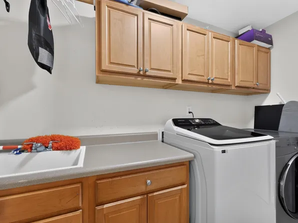 5305 Hilltop Needmore Rd, Fuquay Varina, NC 27526