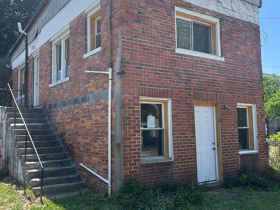 1st image of 403 Chestnut St