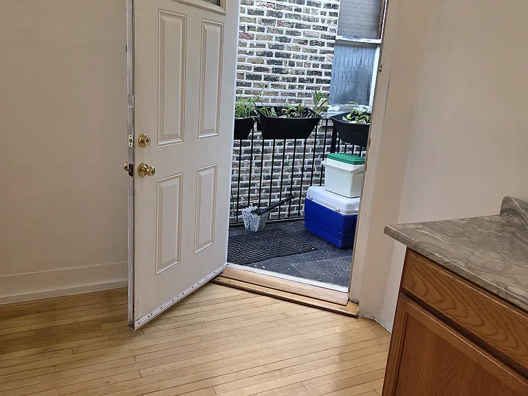 3105 W Augusta Blvd — Photo 25