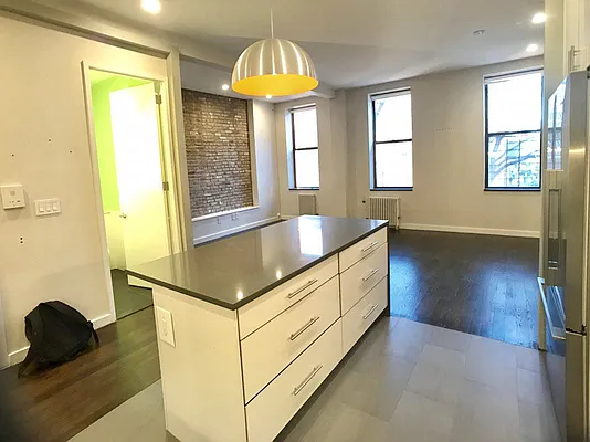 Rented by Bohemia Realty Group | media 12