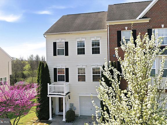2nd image of 152 Raphael Ct