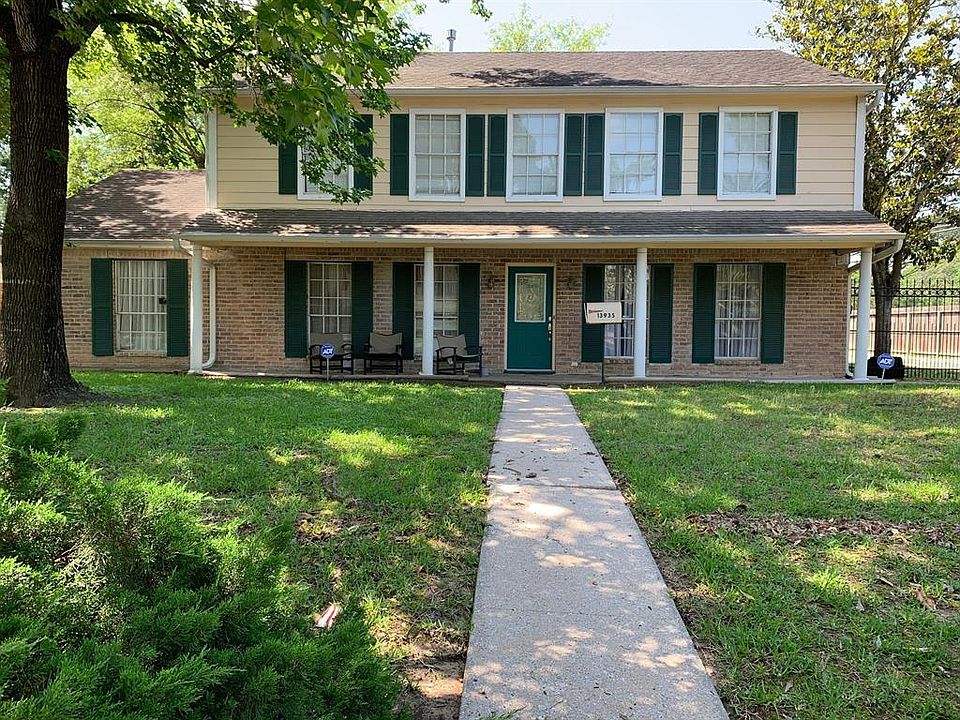 1st image of 13935 Barryknoll Ln