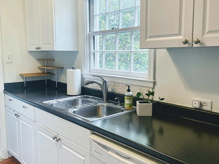 1802 Sunset Ave — Photo 8