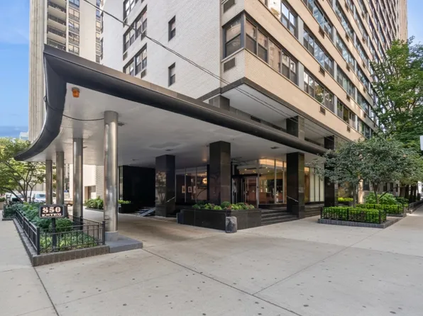 850 N Dewitt Pl APT 10G, Chicago, IL 60611