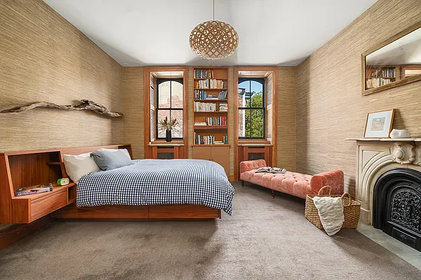 Sold by Corcoran | media 10