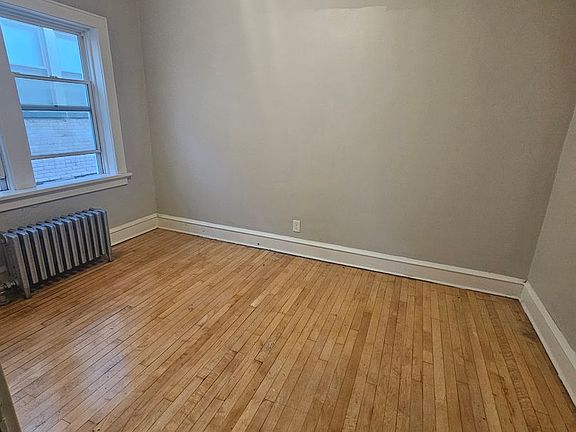 5th image of 3279 S Kinnickinnic Ave #5