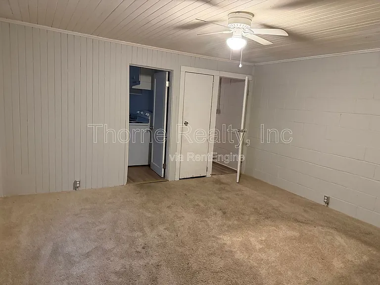 1504 Coleman St SE #B — Photo 8