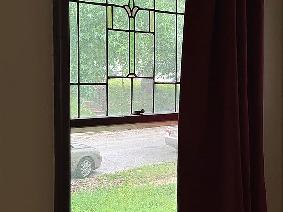 3rd image of 7074 Bancroft Ave