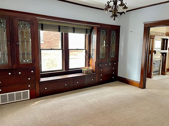 2nd image of 1080 Jefferson Ave #2