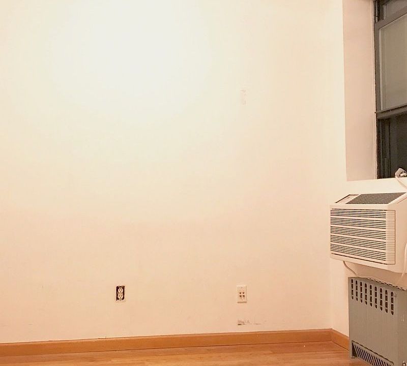 1st image of 164 Orchard St Frnt 2