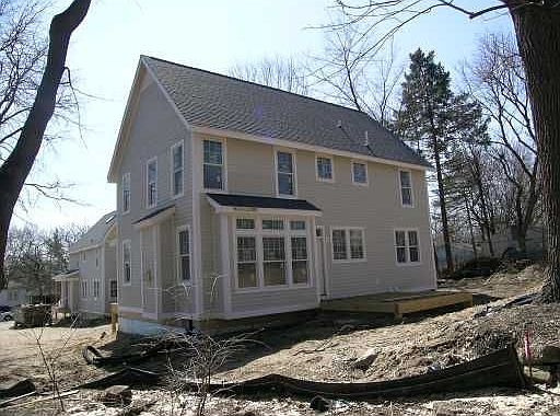 2nd image of 622 W Summit St
