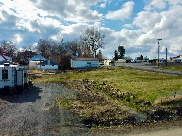 202 Maple St, Nezperce, ID 83543