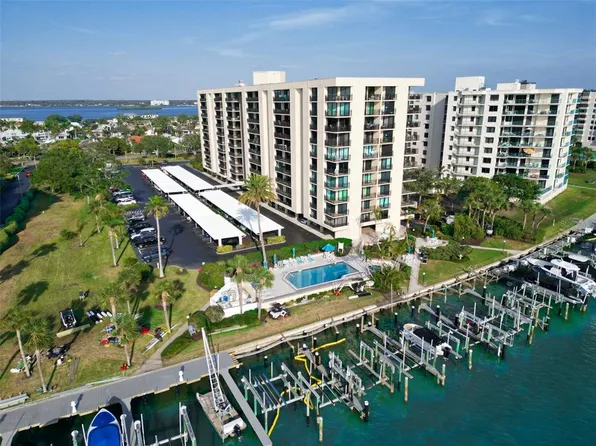 690 Island Way APT 707, Clearwater, FL 33767