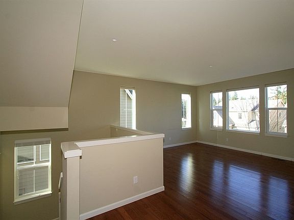 2nd image of 17453 NE 98th Way