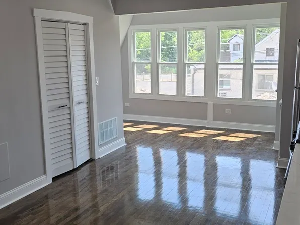 5605 N Keystone Ave, Chicago, IL 60646