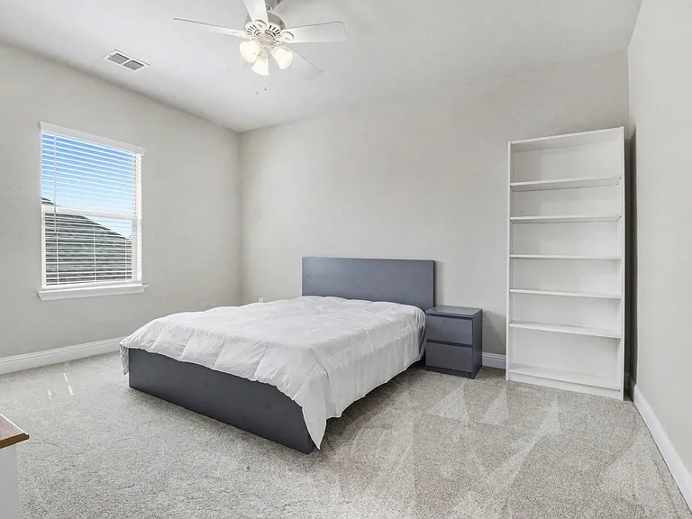 3323 Royal Ridge Dr — Photo 34