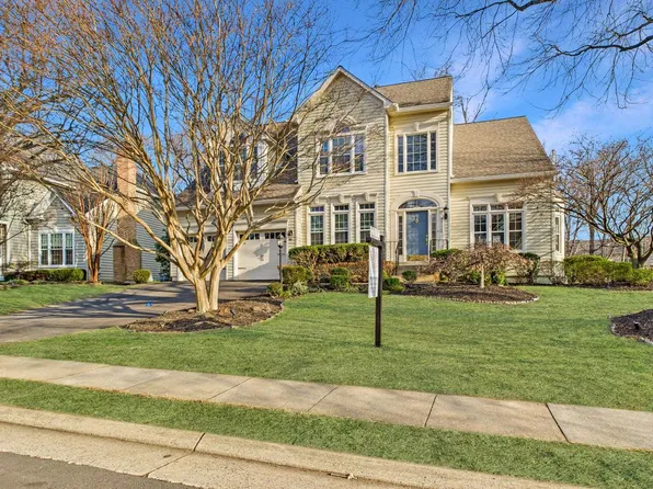 43128 Fling Ct, Ashburn, VA 20148