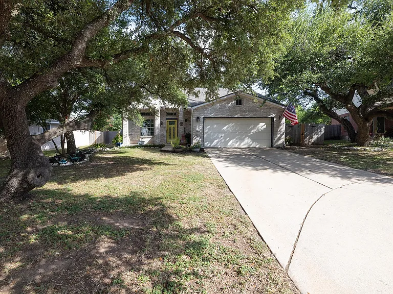 104 Grant Ct — Photo 6